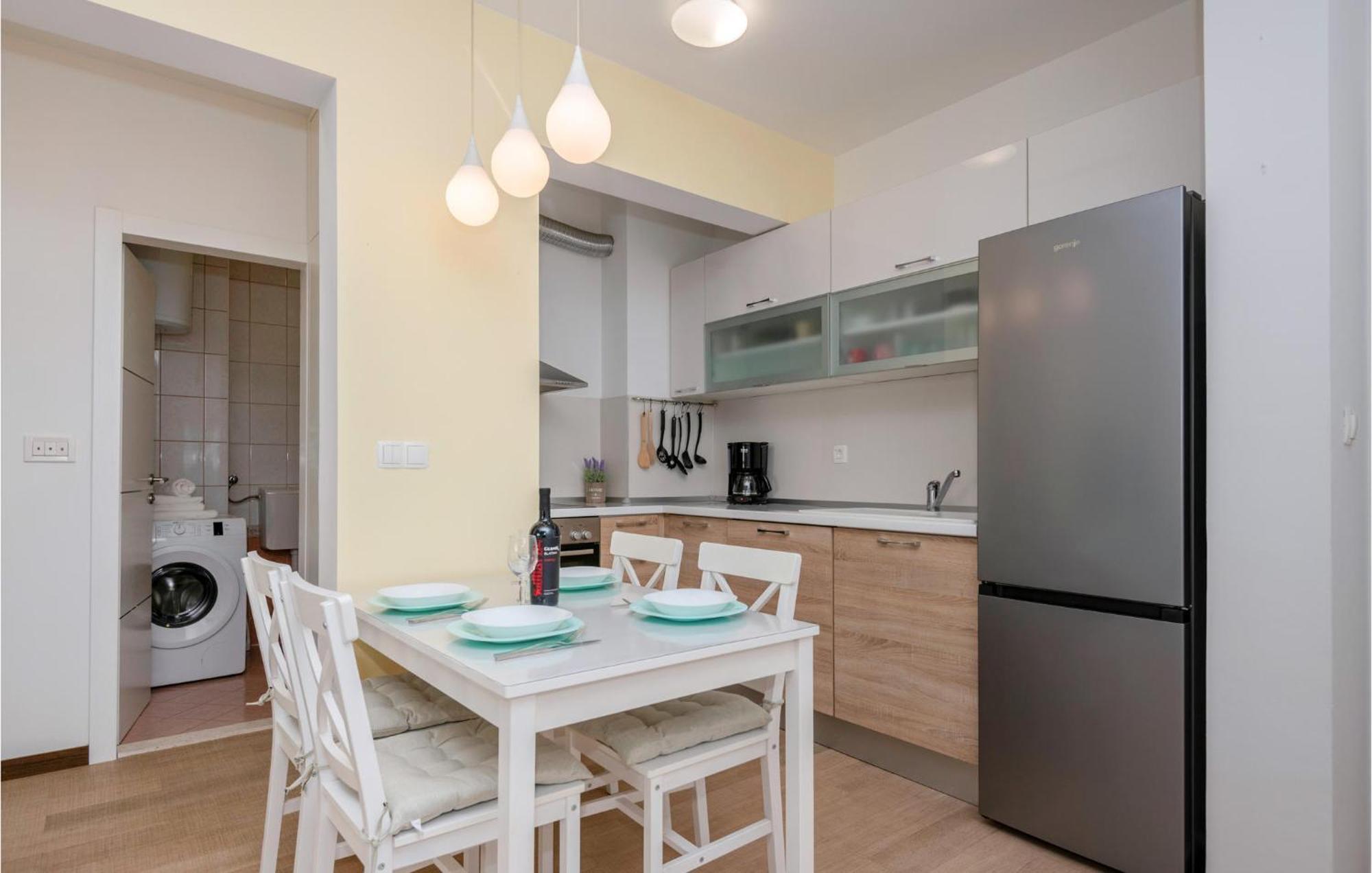 1 Bedroom Beautiful Apartment In Baska Voda Exterior photo