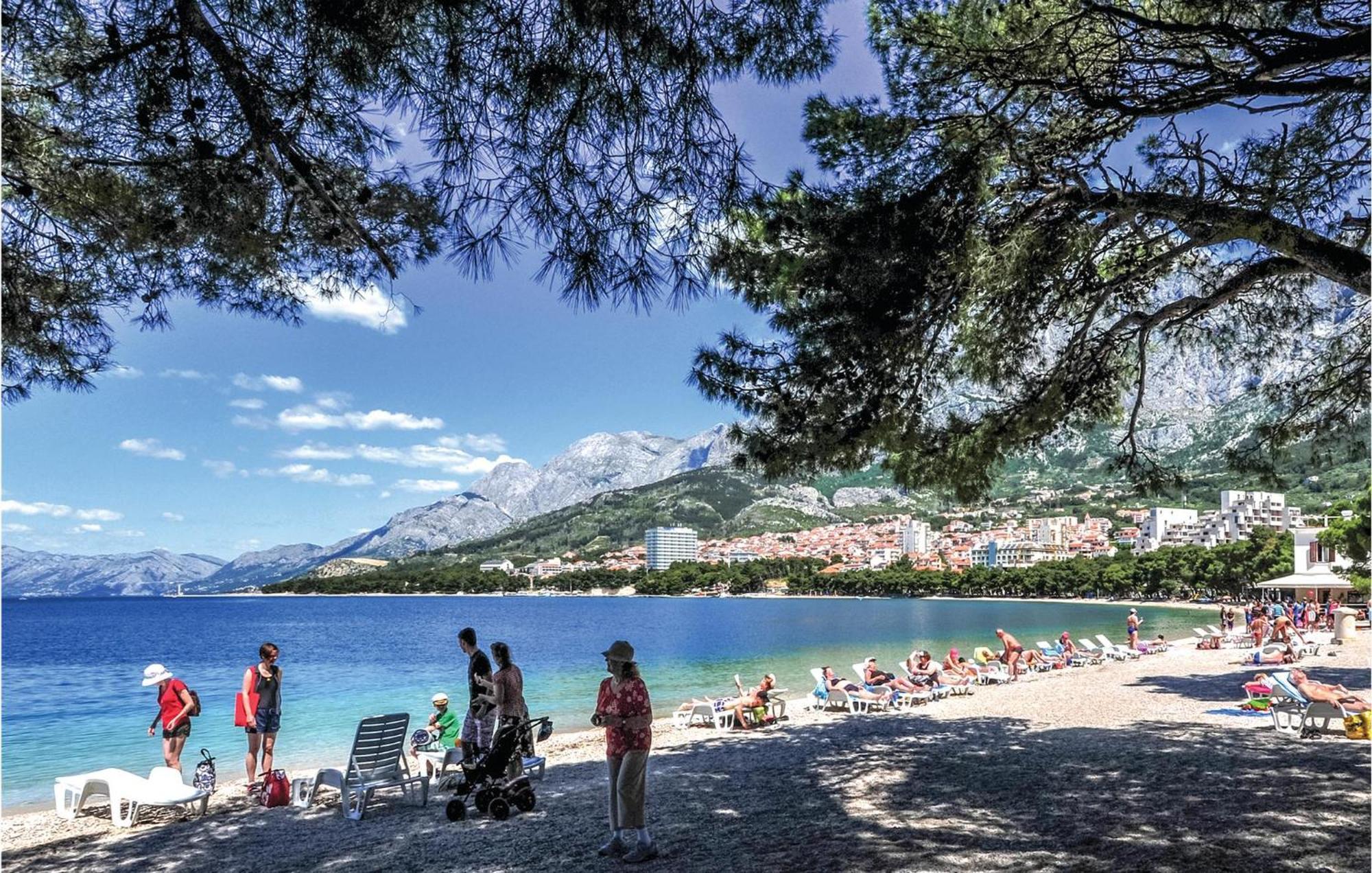 1 Bedroom Beautiful Apartment In Baska Voda Exterior photo